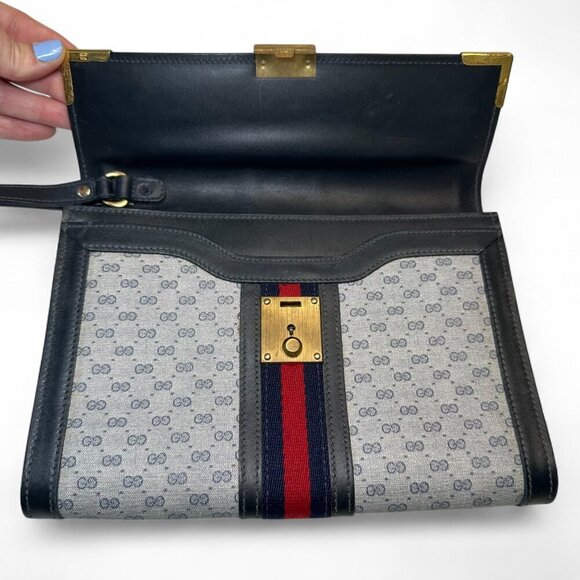 GUCCI Shelly Line Grey and Navy Blue Monogram Canvas Clutch w Stripes, Unisex - Picture 5 of 16